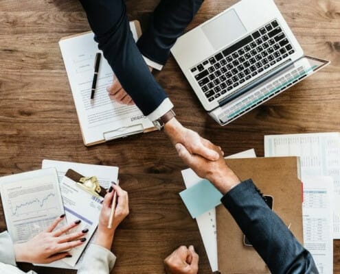 Unir fuerzas para hacerse con una empresa, Transmisión de empresas España, transmisión de PYMES España