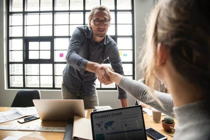 Reprendre une entreprise : comment faire une bonne affaire ?, transmission d'entreprises en France