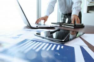 Cómo tener éxito en su relación con un intermediario de transmisión de empresas, Transmisión de empresas España, transmisión de PYMES España