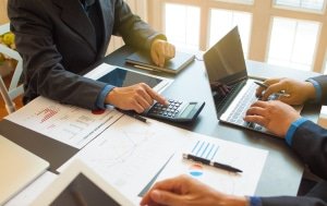 Superar las crisis, Transmisión de empresas España, transmisión de PYMES España