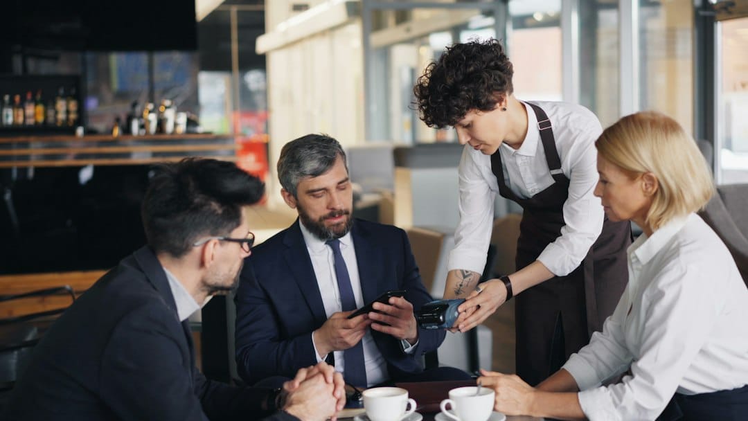 Transmisión de PYME: 5 pasos clave antes de contactar compradores, Transmisión de empresas España, transmisión de PYMES España